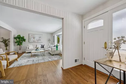 Entry Way - 11715 Stonington Pl, Silver Spring, MD 20902 photo 2 of 10
