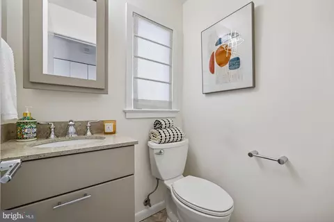 Bath - 11715 Stonington Pl, Silver Spring, MD 20902 photo 1 of 7