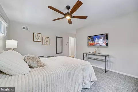 Bedroom - 11715 Stonington Pl, Silver Spring, MD 20902 photo 3 of 9