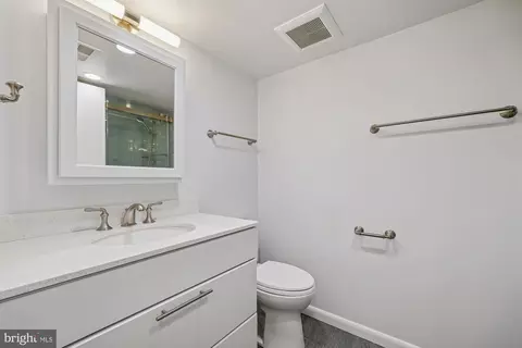 Bath - 11715 Stonington Pl, Silver Spring, MD 20902 photo 6 of 7