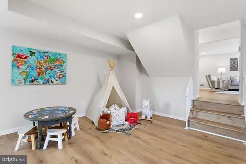 Entry Way - 13412 Doncaster, Silver Spring, MD 20904 photo 2 of 2