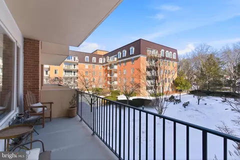 8101 Connecticut Ave #S-403, Chevy Chase, MD 20815