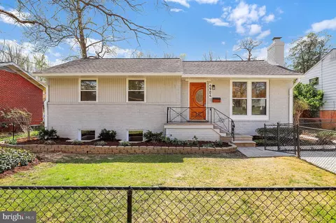 4904 Adrian St, Rockville, MD 20853