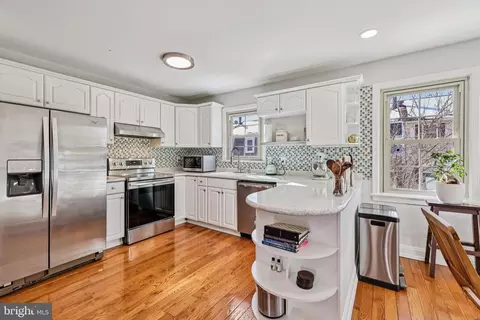 Kitchen - 10616 Pennydog Ln, Silver Spring, MD 20902 photo 3 of 3