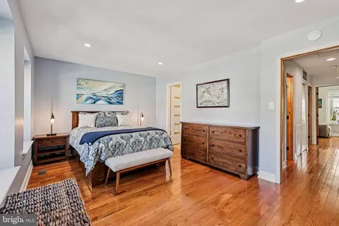 Bedroom - 10616 Pennydog Ln, Silver Spring, MD 20902 photo 3 of 11