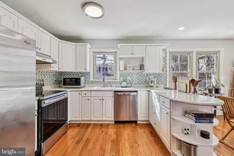 Kitchen - 10616 Pennydog Ln, Silver Spring, MD 20902 photo 1 of 3