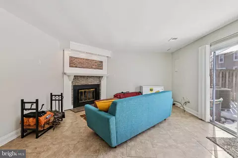 Living - 10616 Pennydog Ln, Silver Spring, MD 20902 photo 3 of 4