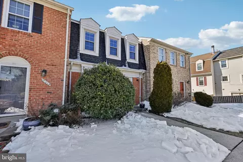 Exterior - 10616 Pennydog Ln, Silver Spring, MD 20902 photo 2 of 13