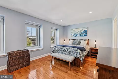Bedroom - 10616 Pennydog Ln, Silver Spring, MD 20902 photo 2 of 11