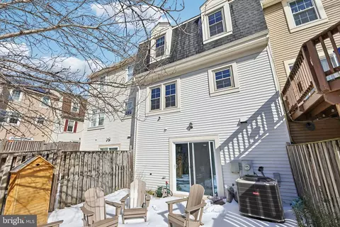 Exterior - 10616 Pennydog Ln, Silver Spring, MD 20902 photo 7 of 13