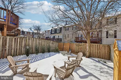 Exterior - 10616 Pennydog Ln, Silver Spring, MD 20902 photo 4 of 13