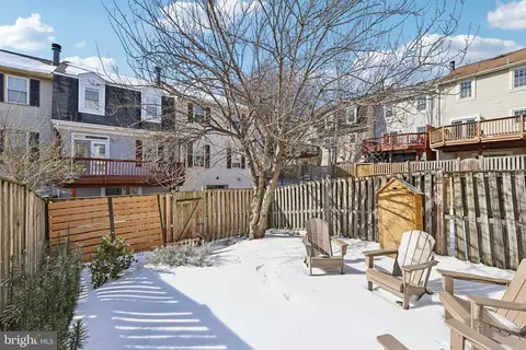 Exterior - 10616 Pennydog Ln, Silver Spring, MD 20902 photo 5 of 13