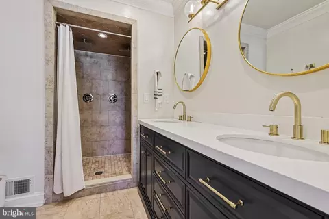 Bath - 10616 Pennydog Ln, Silver Spring, MD 20902 photo 1 of 5