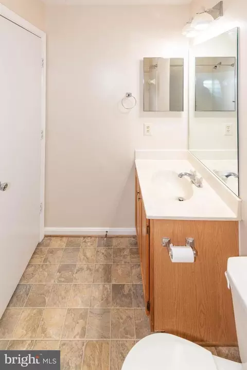 14201 Woolen Oak Ct #9-32, Silver Spring, MD 20906 photo 14
