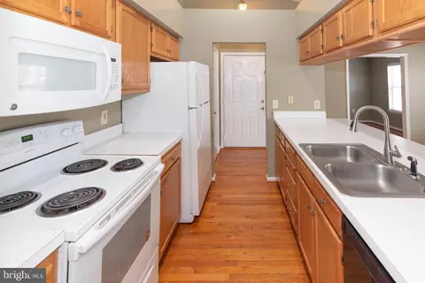 14201 Woolen Oak Ct #9-32, Silver Spring, MD 20906 photo 6