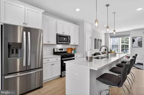 1017 Village Club Aly, Montgomery Village, MD 20886