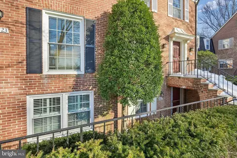 4821 Sangamore Rd #12, Bethesda, MD 20816