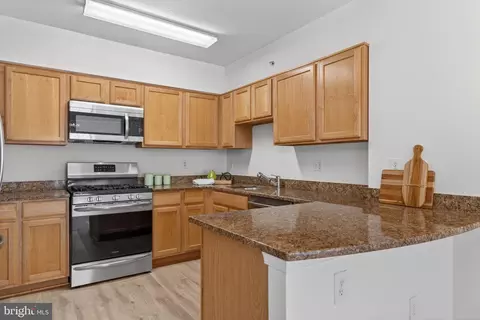 Kitchen - 7915 Eastern Ave #1011, Silver Spring, MD 20910 photo 3 of 4