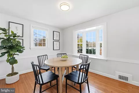 Dining - 2408 Seminary Rd, Silver Spring, MD 20910 photo 2 of 3
