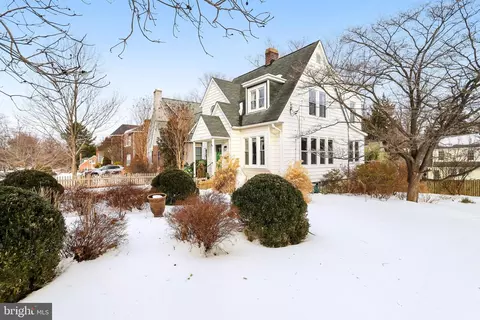 Exterior - 512 Pershing Dr, Silver Spring, MD 20910 photo 5 of 10