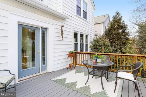 Exterior - 512 Pershing Dr, Silver Spring, MD 20910 photo 4 of 10