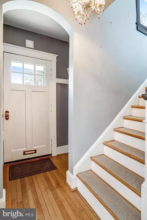 Entry Way - 512 Pershing Dr, Silver Spring, MD 20910 photo 3 of 5