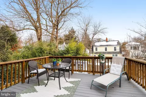 Exterior - 512 Pershing Dr, Silver Spring, MD 20910 photo 3 of 10