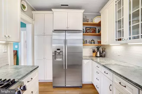 Kitchen - 512 Pershing Dr, Silver Spring, MD 20910 photo 2 of 3