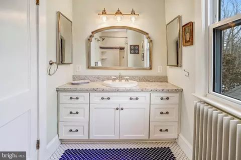 Bath - 512 Pershing Dr, Silver Spring, MD 20910 photo 1 of 2