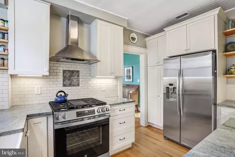 Kitchen - 512 Pershing Dr, Silver Spring, MD 20910 photo 3 of 3