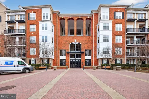 501 Hungerford Dr #337, Rockville, MD 20850