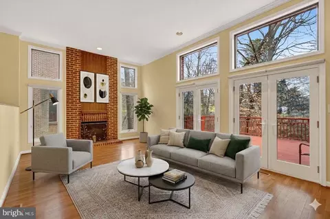 7523 Bradley Blvd, Bethesda, MD 20817
