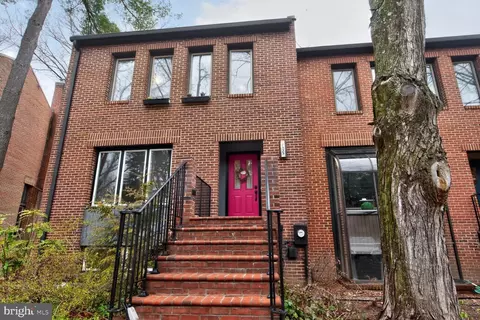 7523 Bradley Blvd, Bethesda, MD 20817