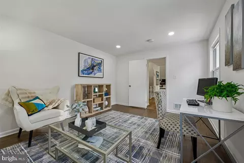 Living - 11517 Lovejoy St, Silver Spring, MD 20902 photo 5 of 7