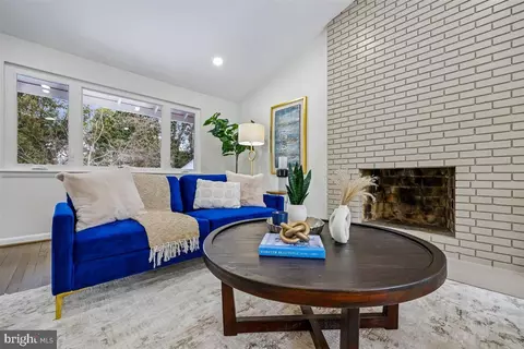 Living - 11517 Lovejoy St, Silver Spring, MD 20902 photo 2 of 7