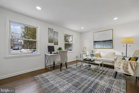 Living - 11517 Lovejoy St, Silver Spring, MD 20902 photo 4 of 7