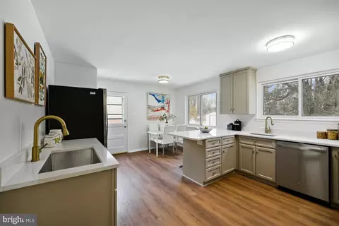 Kitchen - 11517 Lovejoy St, Silver Spring, MD 20902 photo 3 of 7