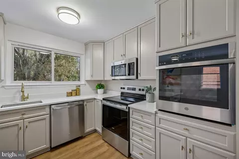 Kitchen - 11517 Lovejoy St, Silver Spring, MD 20902 photo 2 of 7