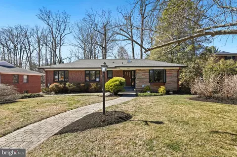 6920 Millwood Rd, Bethesda, MD 20817