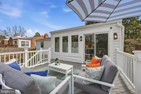 Exterior - 8916 Whitney St, Silver Spring, MD 20901 photo 5 of 12