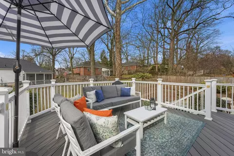 Exterior - 8916 Whitney St, Silver Spring, MD 20901 photo 4 of 12