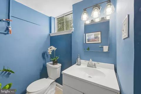 Bath - 8916 Whitney St, Silver Spring, MD 20901 photo 6 of 6