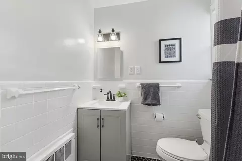 Bath - 8916 Whitney St, Silver Spring, MD 20901 photo 3 of 6
