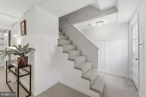 Entry Way - 8916 Whitney St, Silver Spring, MD 20901 photo 4 of 6
