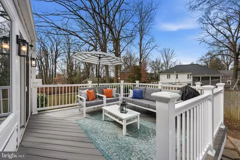 Exterior - 8916 Whitney St, Silver Spring, MD 20901 photo 6 of 12
