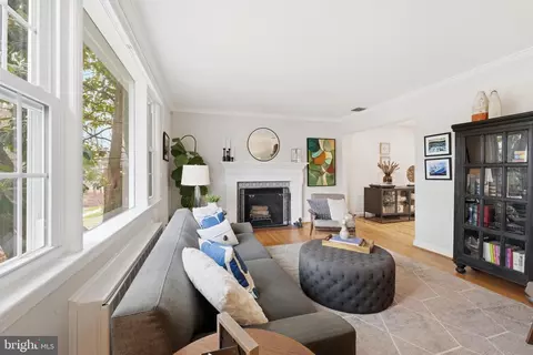 Living - 8916 Whitney St, Silver Spring, MD 20901 photo 1 of 2
