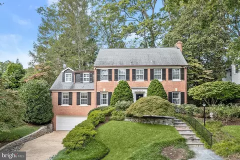 4806 Scarsdale Rd, Bethesda, MD 20816