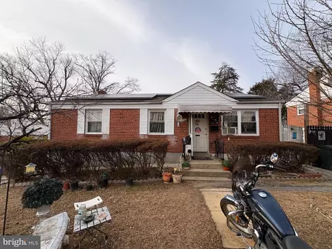 4710 Olden Rd, Rockville, MD 20852