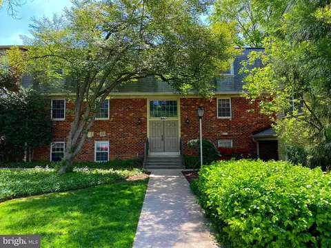 860 College Pkwy #202, Rockville, MD 20850