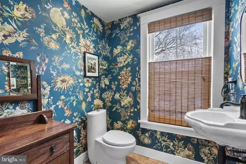 Bath - 1415 Ballard St, Silver Spring, MD 20910 photo 1 of 5